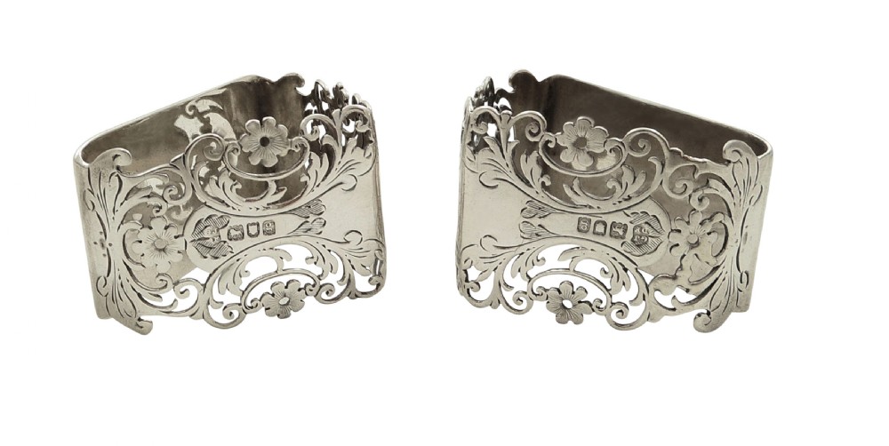 Pair of Antique Edwardian Sterling Silver Napkin Rings in Case 1902 View VIII