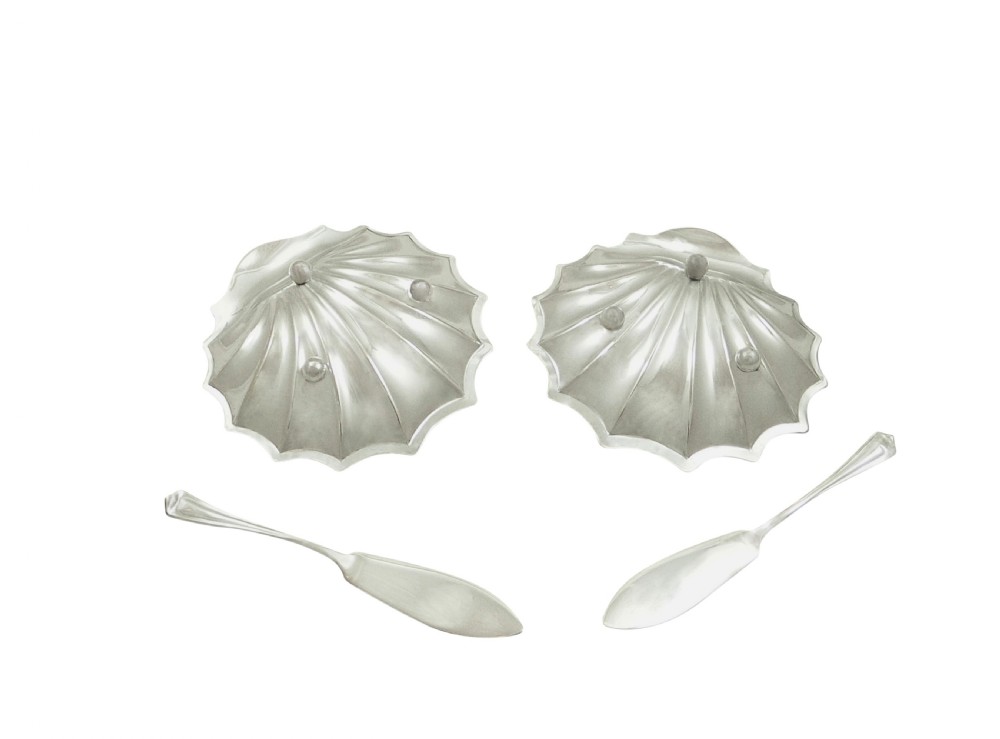 Pair of Antique Edwardian Sterling Silver Shell Butter Dishes in Case 1907 View VII