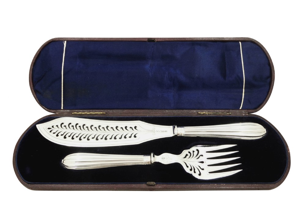 Pair of Antique Victorian Sterling Silver Fish Servers in Case 1863 View VI