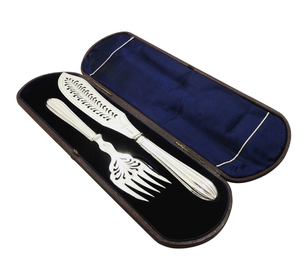 Pair of Antique Victorian Sterling Silver Fish Servers in Case 1863 View VIII
