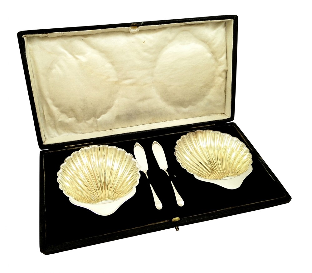 Pair of Antique Sterling Silver Shell Butter Dishes in Case 1919 View IX
