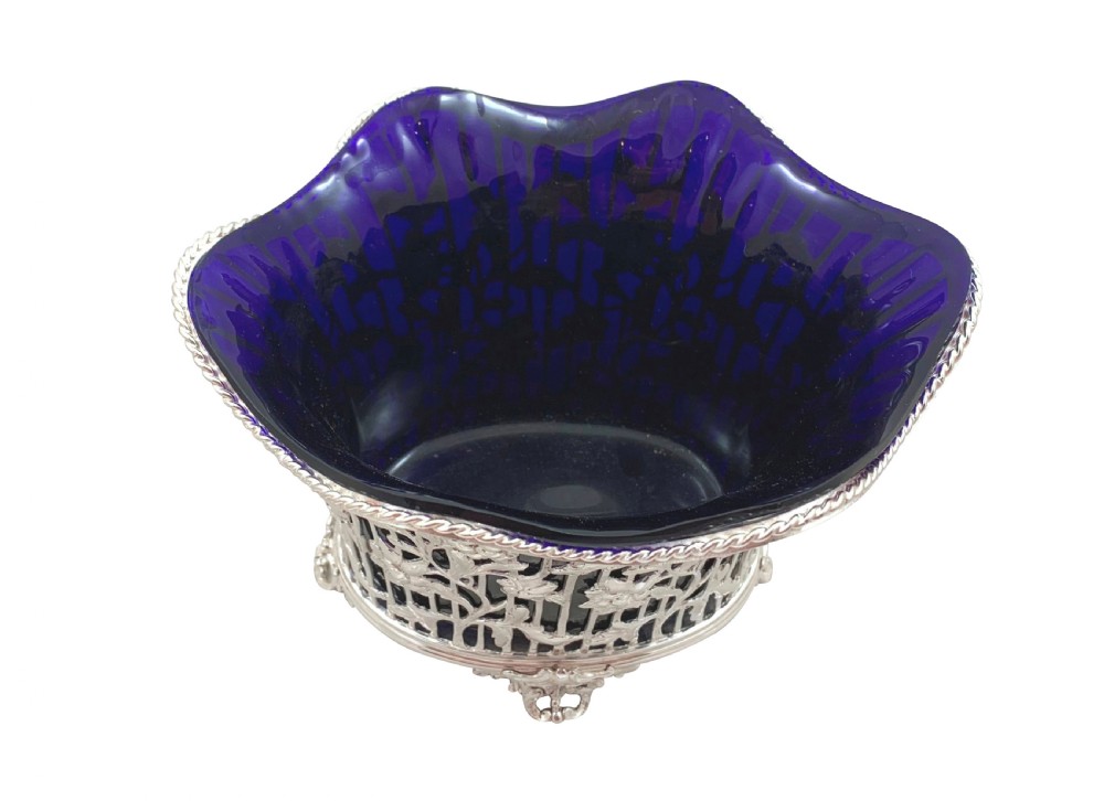 Antique Victorian Sterling Silver & Blue Glass Liner Dish / Bowl 1899 View III