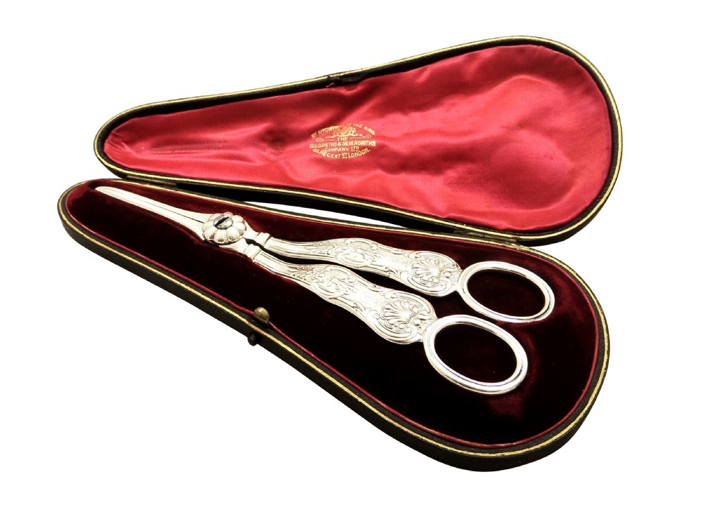 Antique Victorian Sterling Silver Grape Shears / Scissors in Case 1841 View XI