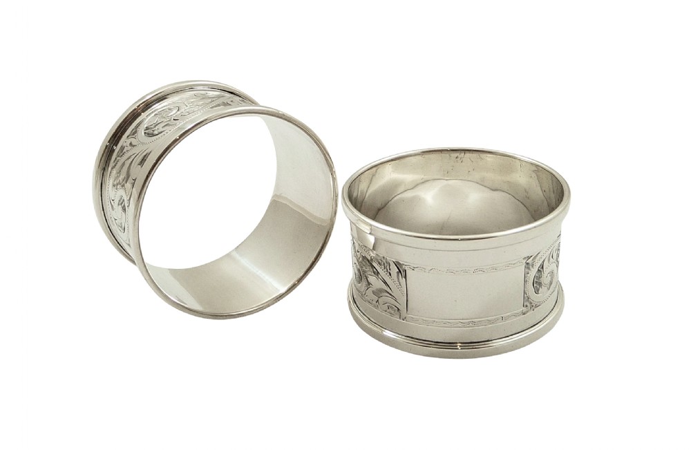 Pair of Antique Sterling Silver Napkin Rings in Case 1913 View IV