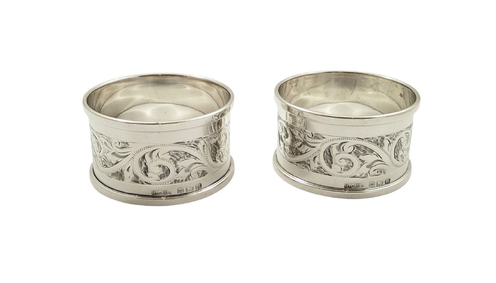 Pair of Antique Sterling Silver Napkin Rings in Case 1913 View VII