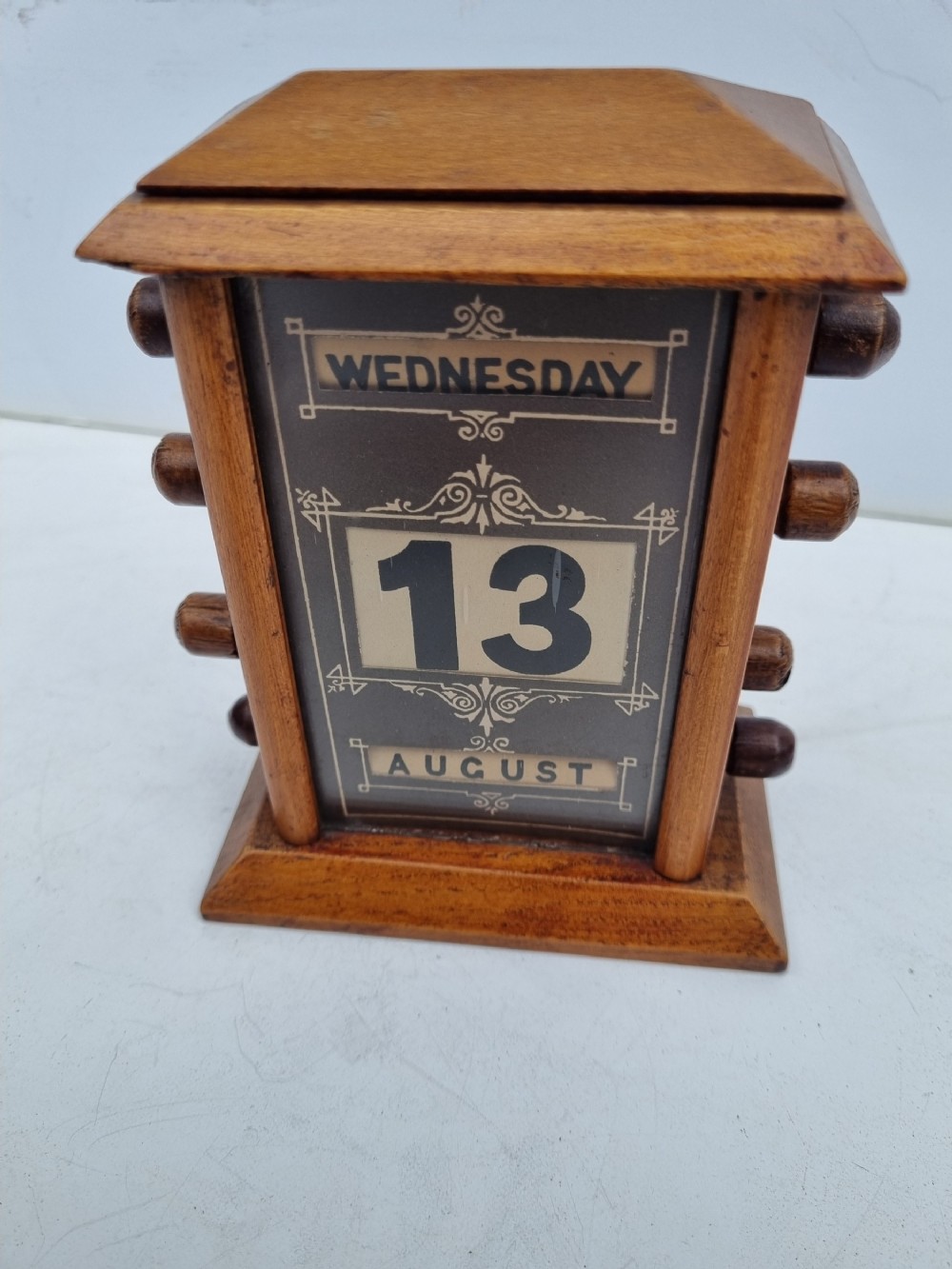 Antique Victorian perpetual calendar in walnut 15cm c1880