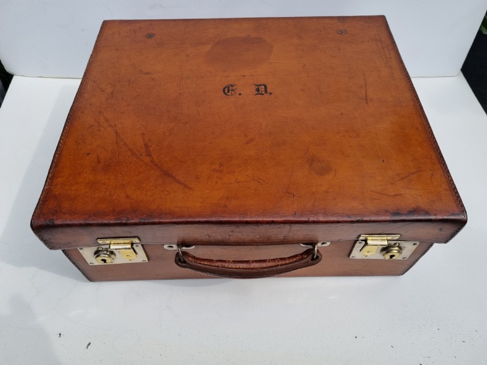 Antique brown leather weekend case c1860 in excellent condition 40cm View II