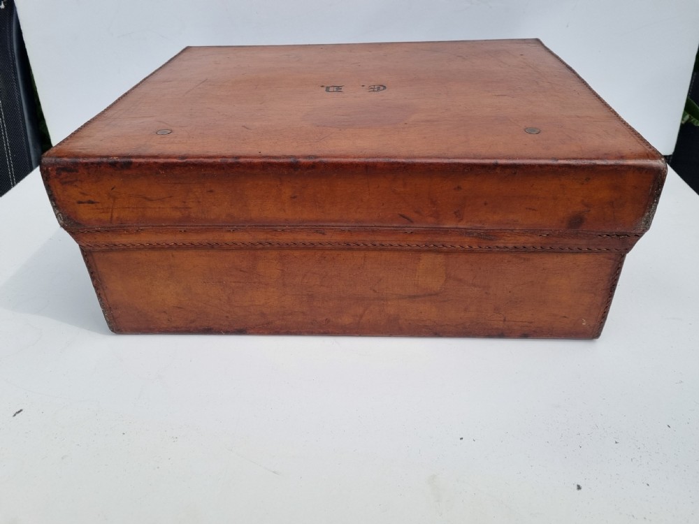 Antique brown leather weekend case c1860 in excellent condition 40cm View V