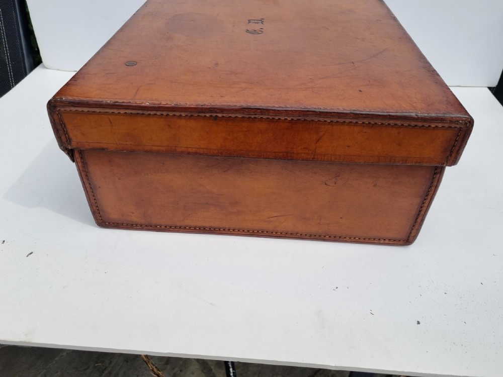 Antique brown leather weekend case c1860 in excellent condition 40cm View VI