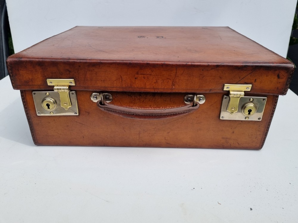 Antique brown leather weekend case c1860 in excellent condition 40cm View VII