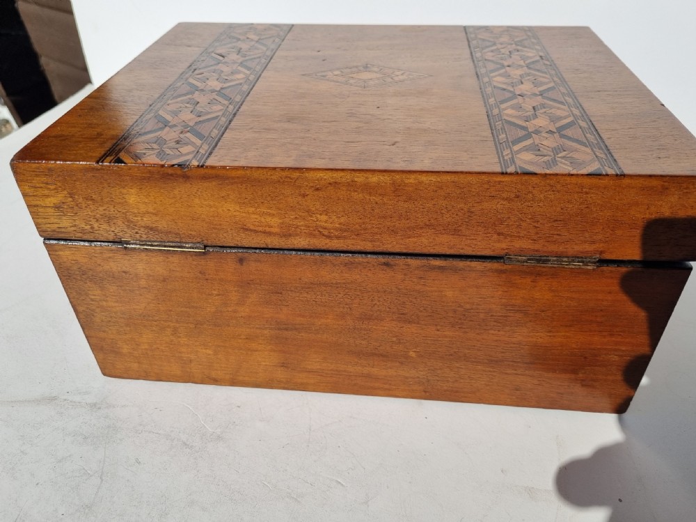Victorian walnut inlaid jewellery box 30cm c1880 View III