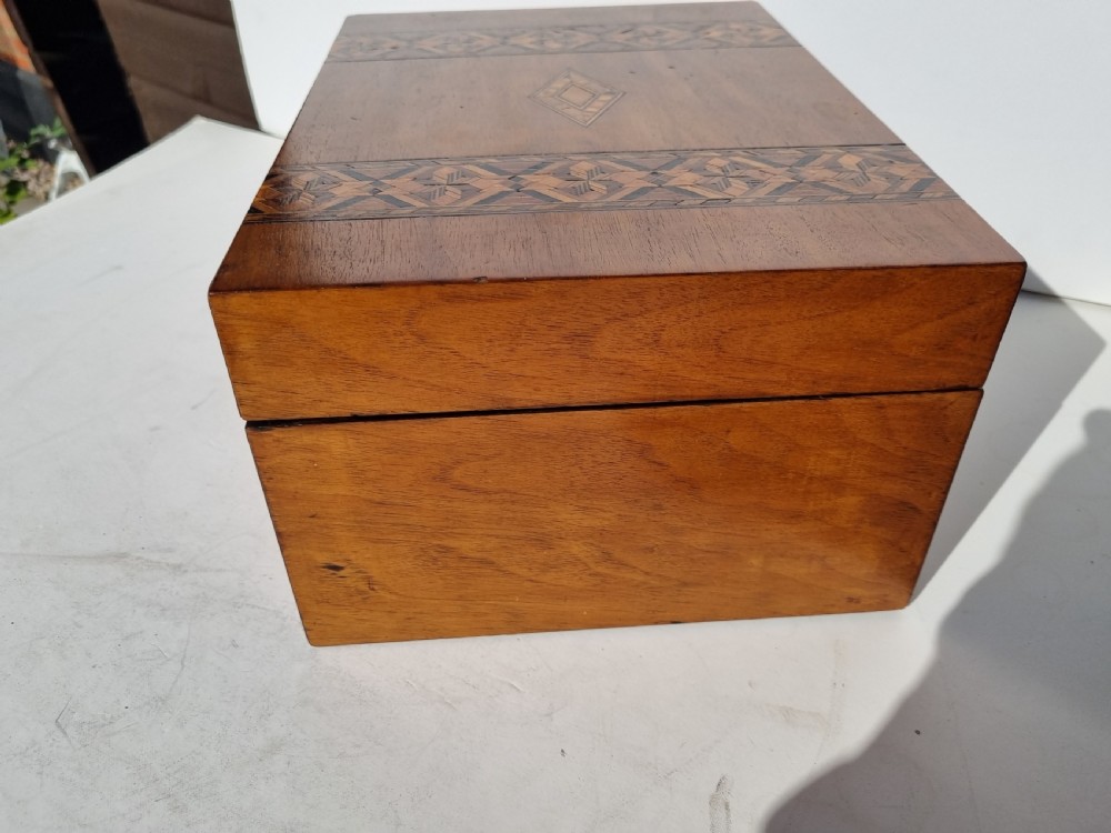 Victorian walnut inlaid jewellery box 30cm c1880 View V