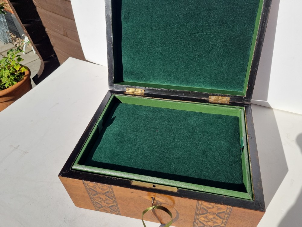 Victorian walnut inlaid jewellery box 30cm c1880 View VII