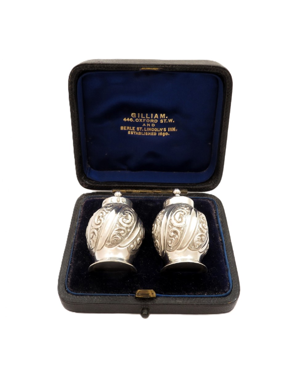 Pair of Antique Victorian Sterling Silver Peppers In Case 1892 View VII