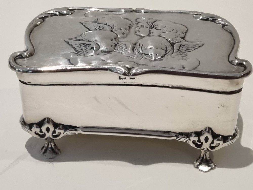 Edwardian silver trinket box Birmingham 1903 'Angels'