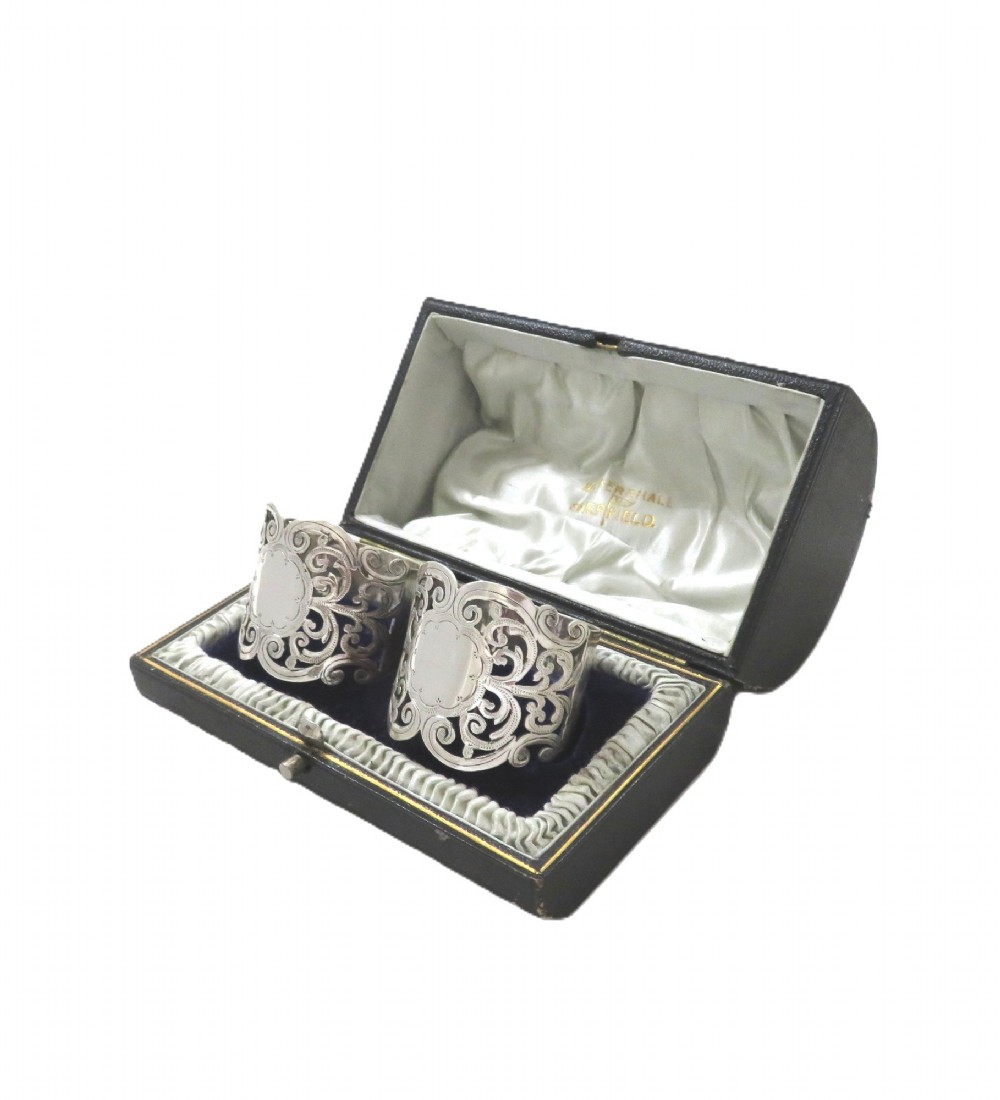 Pair of Antique Edwardian Sterling Silver Pierced Napkin Rings in Case 1909 View IV