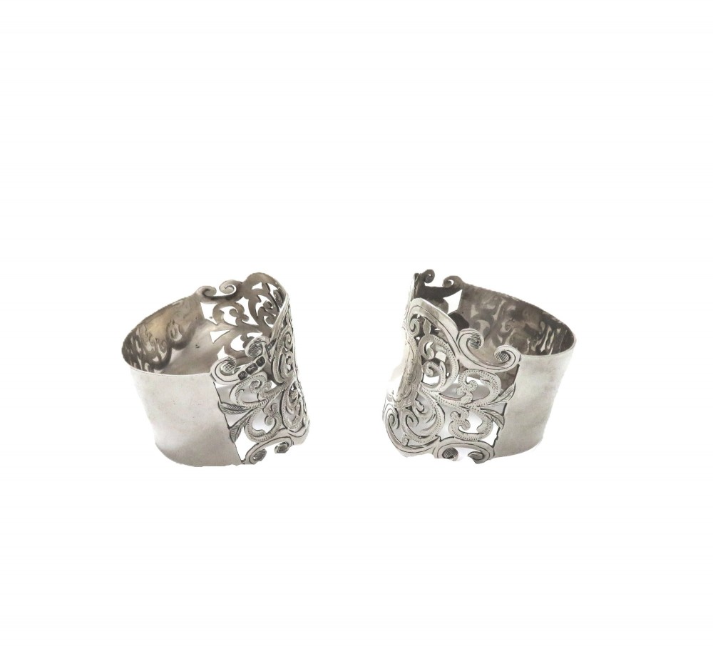 Pair of Antique Edwardian Sterling Silver Pierced Napkin Rings in Case 1909 View VI