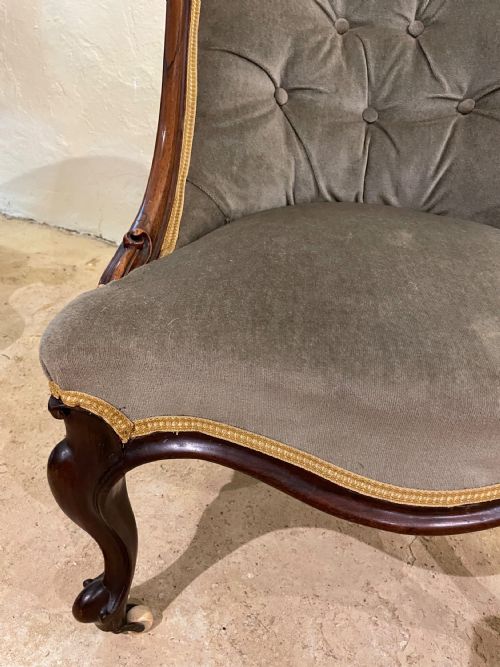 VICTORIAN LADIES CHAIR - ADDITIONAL PHOTO 2