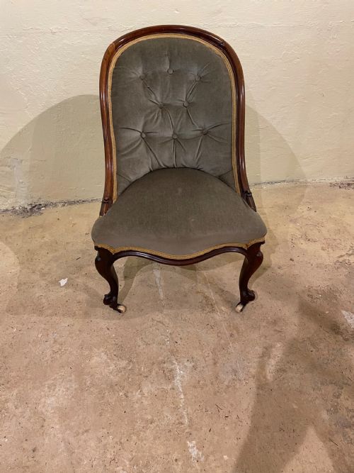 VICTORIAN LADIES CHAIR - ADDITIONAL PHOTO 3