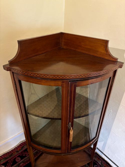 EDWARDIAN MAHOGANY BOW FRONT FREESTANDING INLAID CORNER CUPBOARD - ADDITIONAL PHOTO 2