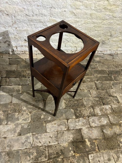 A Georgian Mahogany Washstand