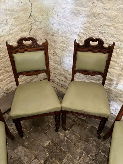 SET OF FOUR LATE VICTORIAN OAK DINING CHAIRS - ADDITIONAL PHOTO 1