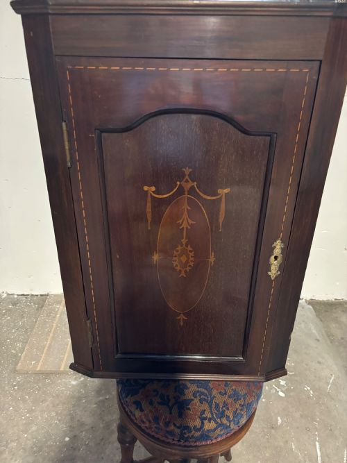 EDWARDIAN INLAID MAHOGANY HANGING CORNER CUPBOARD