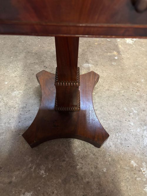 A REGENCY MAHOGANY WORK TABLE - ADDITIONAL PHOTO 1