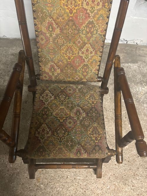 A VICTORIAN AMERICAN ROCKING CHAIR - ADDITIONAL PHOTO 2