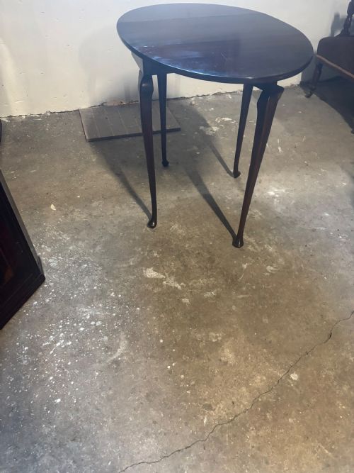 A GEORGIAN STYLE MAHOGANY DROP LEAF TABLE C 1920 - ADDITIONAL PHOTO 5