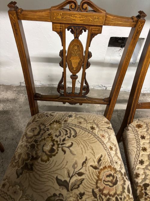A SET OF FOUR EDWARDIAN MARQUETRY AND INLAID ROSEWOOD SALONDINING CHAIRS - ADDITIONAL PHOTO 4