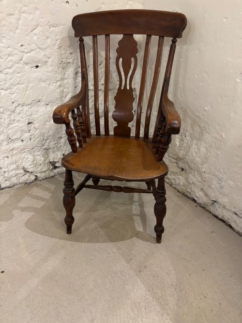 A VICTORIAN BEECH AND ELM WINDSOR TYPE ARMCHAIR - ADDITIONAL PHOTO 2