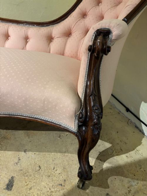 A VICTORIAN WALNUT CHAISE LONGUE - ADDITIONAL PHOTO 1