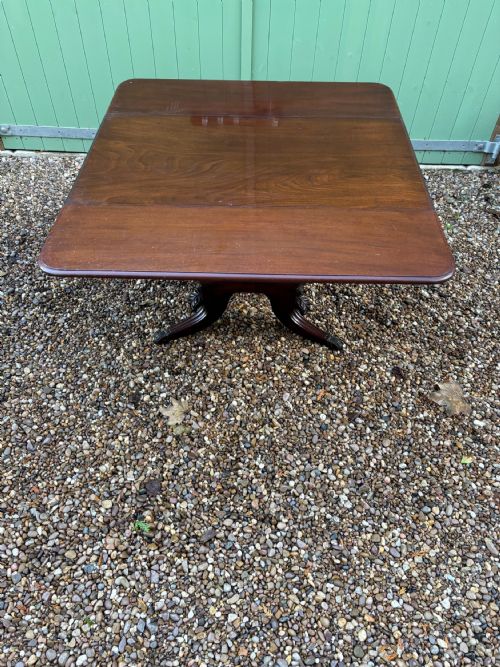 A SUPERB REGENCY MAHOGANY PEMBROKE TABLE - ADDITIONAL PHOTO 1