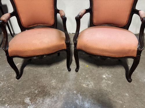 A PAIR OF FRENCH 19THC OAK FAUTEIL ARMCHAIRS - ADDITIONAL PHOTO 3