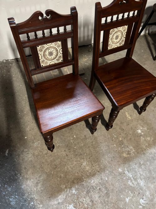 A PAIR OF VICTORIAN MAHOGANY HALL CHAIRS - ADDITIONAL PHOTO 1