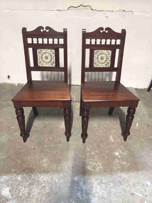 A PAIR OF VICTORIAN MAHOGANY HALL CHAIRS - ADDITIONAL PHOTO 2