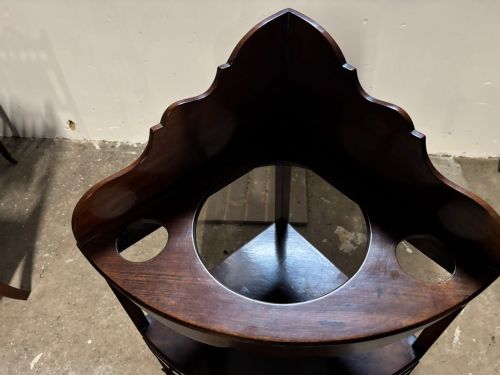 A GEORGE III MAHOGANY CORNER WASHSTAND - ADDITIONAL PHOTO 3