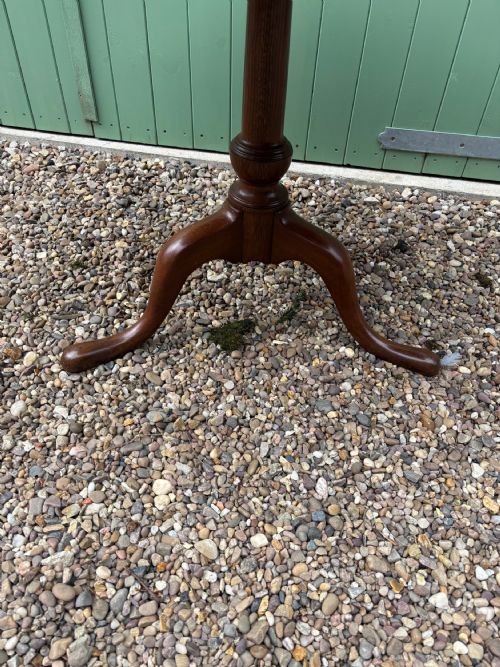 A GEORGE LLL OAK TILT TOP OCCASIONAL TABLE - ADDITIONAL PHOTO 1