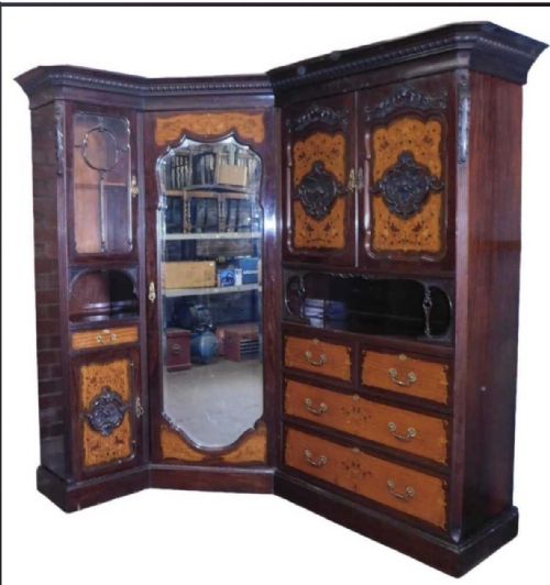 AN EXCELLENT VICTORIAN MAHOGANY AND SATINWOOD INLAID CORNER COMPACTUM WARDROBE - ADDITIONAL PHOTO 3
