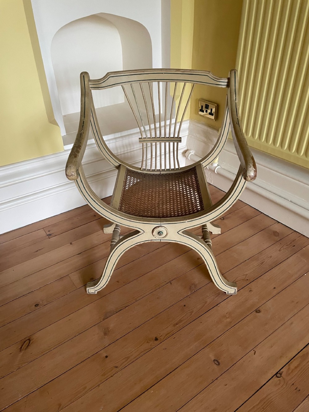 Savonarola chair