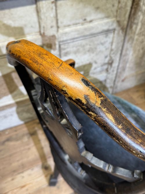 LATE 18TH CENTURY PAINTED GEORGE III ARMCHAIR WITH UNUSUAL BLOCK FEET - ADDITIONAL PHOTO 5