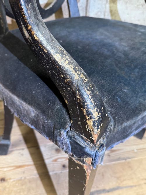 LATE 18TH CENTURY PAINTED GEORGE III ARMCHAIR WITH UNUSUAL BLOCK FEET - ADDITIONAL PHOTO 6