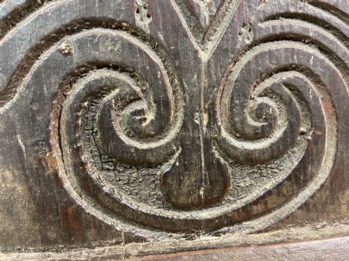 A 17TH CENTURY OTTERY ST MARY EXETER JOINED OAK CHEST FROM THE SAME WORKSHOP IN WHICH THOMAS DENNIS APPRENTICED 1687 - ADDITIONAL PHOTO 15
