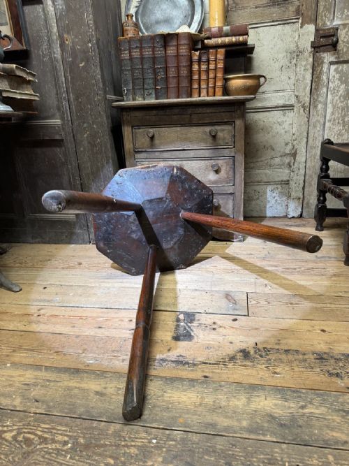 AN 18TH CENTURY PRIMITIVE OAK SLAB TOP OCTAGONAL CRICKET TABLE OF EXCEPTIONAL COLOUR View VII