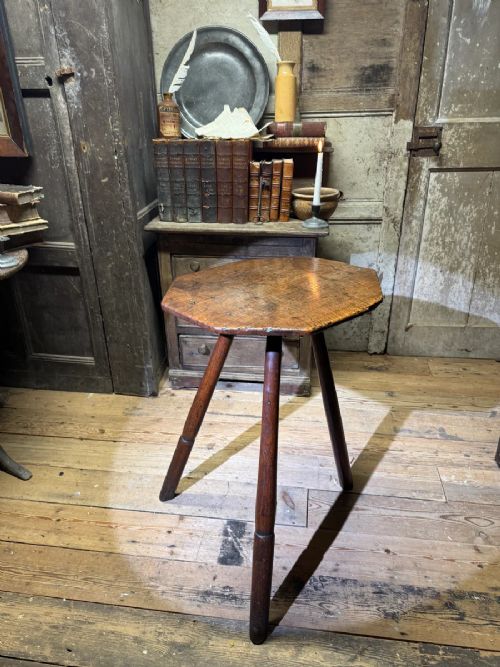 AN 18TH CENTURY PRIMITIVE OAK SLAB TOP OCTAGONAL CRICKET TABLE OF EXCEPTIONAL COLOUR View X