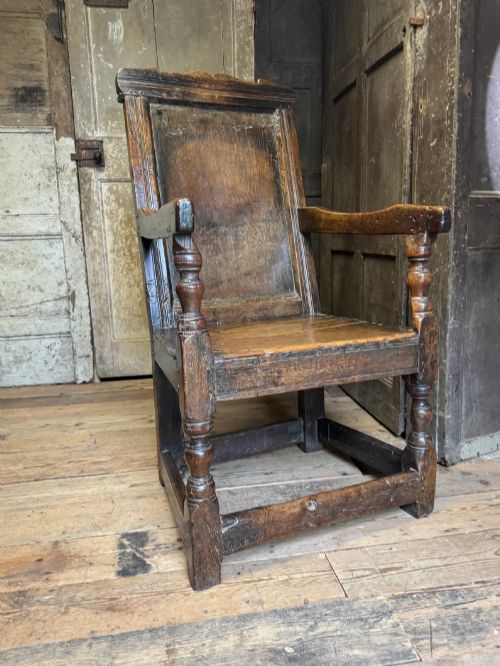 A NORTH COUNTRY 17TH CENTURY OAK WAINSCOT ARMCHAIR OF EXCELLENT COLOUR - ADDITIONAL PHOTO 1