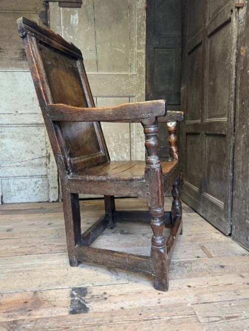 A NORTH COUNTRY 17TH CENTURY OAK WAINSCOT ARMCHAIR OF EXCELLENT COLOUR - ADDITIONAL PHOTO 6