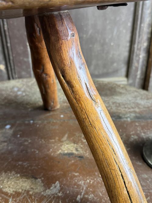 18TH CENTURY VERNACULAR OAK STOOL WITH HEDGEROW SPLAYED LEGS AND BLACKSMITH REPAIRS C 1790 - ADDITIONAL PHOTO 2
