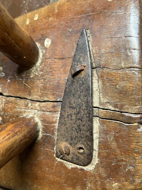 18TH CENTURY VERNACULAR OAK STOOL WITH HEDGEROW SPLAYED LEGS AND BLACKSMITH REPAIRS C 1790 - ADDITIONAL PHOTO 5